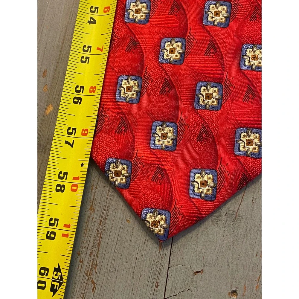Jos A Bank Mens Red Blue Gold Geometric Medallion Silk Tie Handsewn USA RN 35408